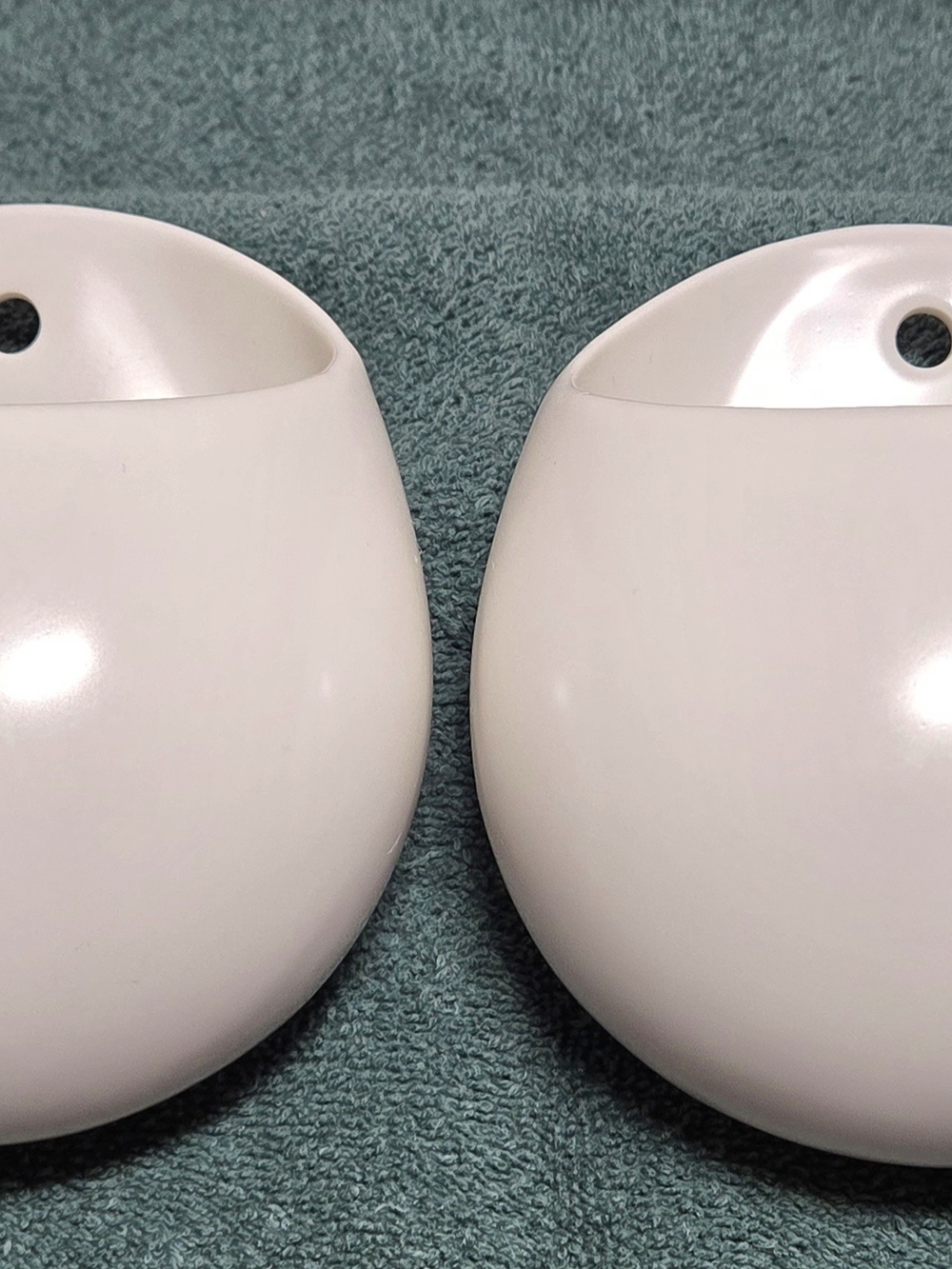 Set of 2 White Ceramic Wall Pocket Planters